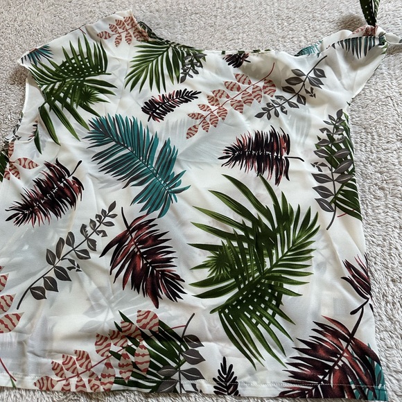 NWOT Tropical Print Knot Detail Asymmetrical Neck Blouse (L) - Picture 2 of 2